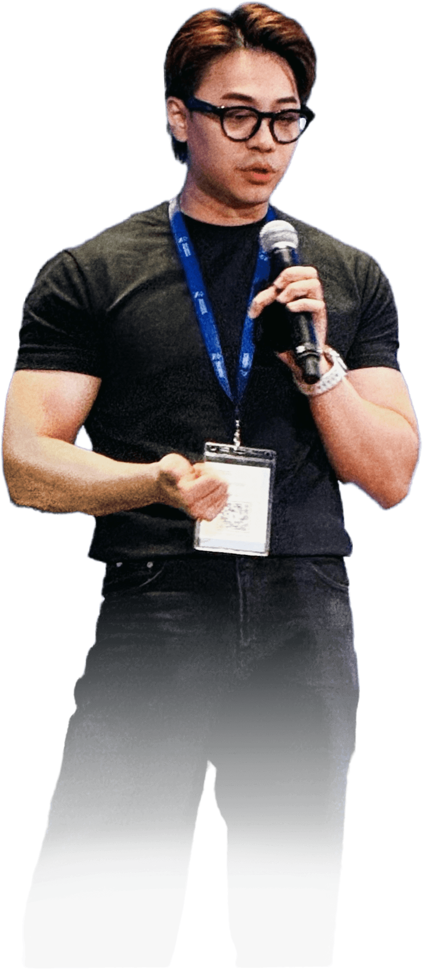 Carlsson Chee speaking on stage